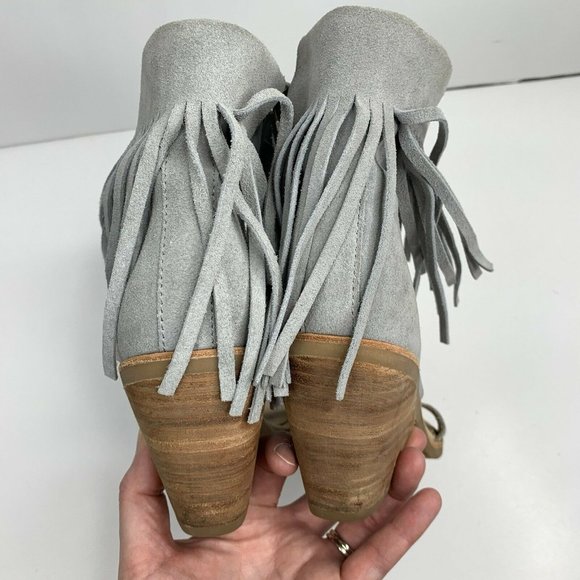 Koolaburra Piaz II Fringe Leather Open Toe Sandals Heron Gray Shoes Women’s Sz 7 - Picture 9 of 10